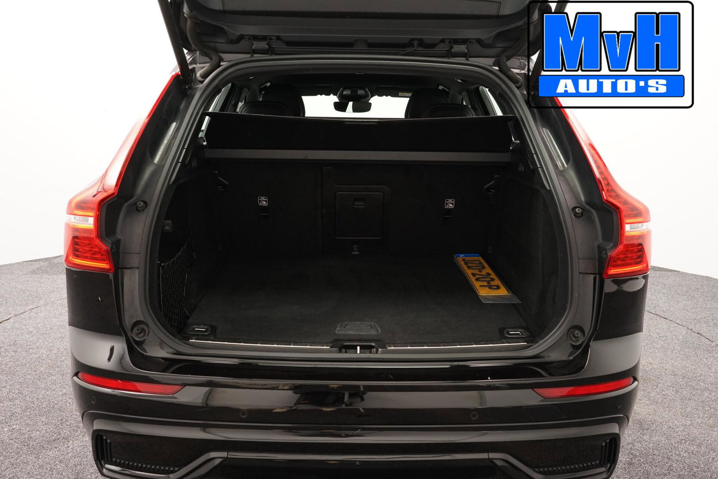 Volvo XC60 2.0 B5 R-Design|235PK|STOELVERW|CAMERA|LEER|KEYLESS