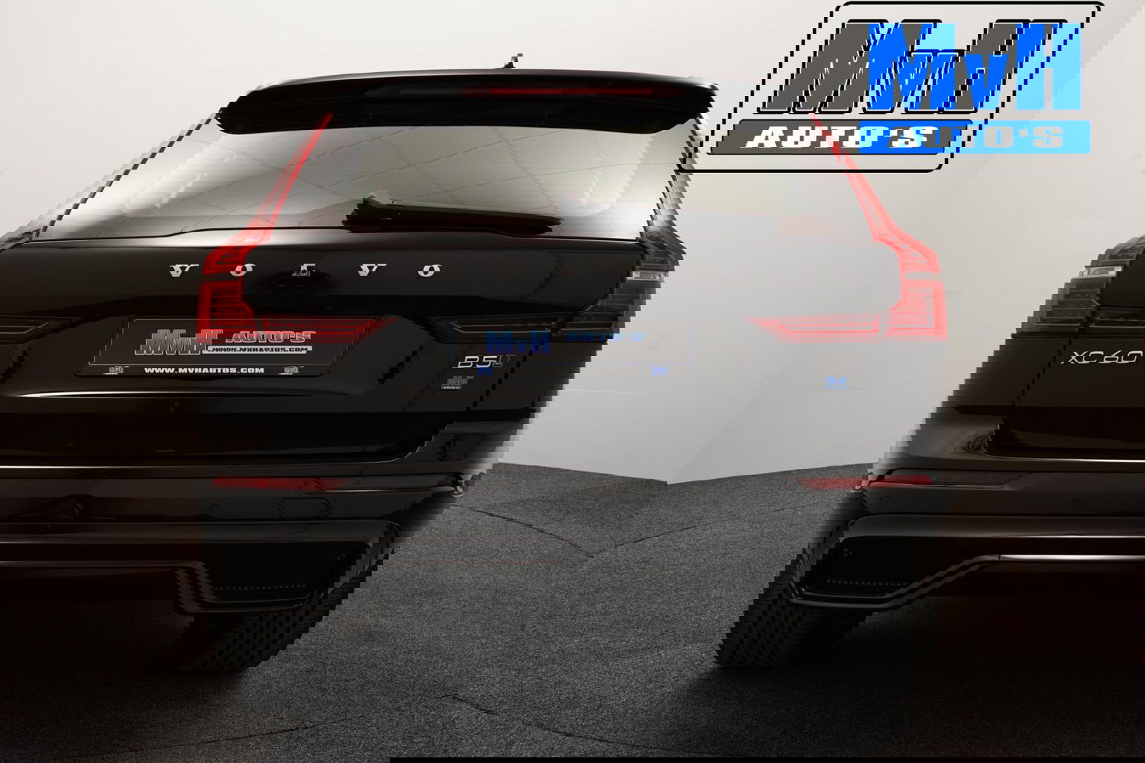 Volvo XC60 2.0 B5 R-Design|235PK|STOELVERW|CAMERA|LEER|KEYLESS