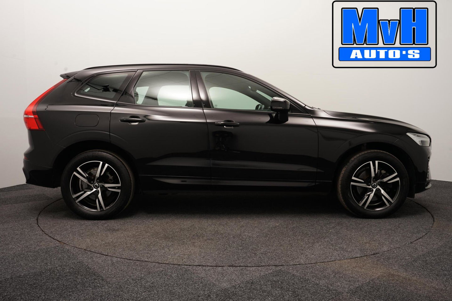 Volvo XC60 2.0 B5 R-Design|235PK|STOELVERW|CAMERA|LEER|KEYLESS