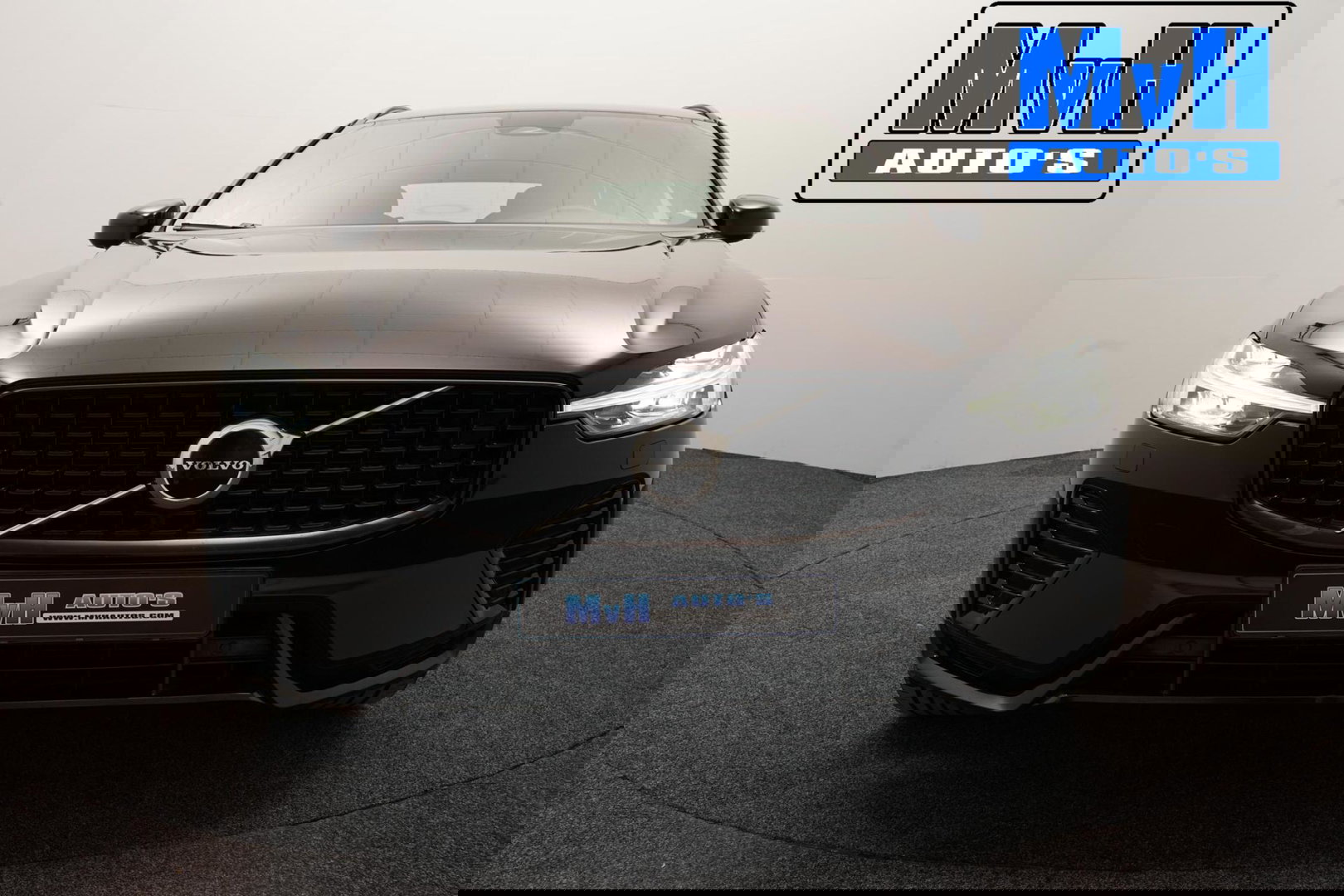 Volvo XC60 2.0 B5 R-Design|235PK|STOELVERW|CAMERA|LEER|KEYLESS