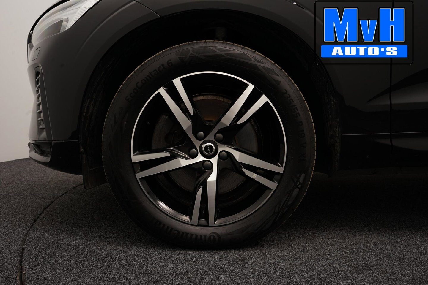 Volvo XC60 2.0 B5 R-Design|235PK|STOELVERW|CAMERA|LEER|KEYLESS