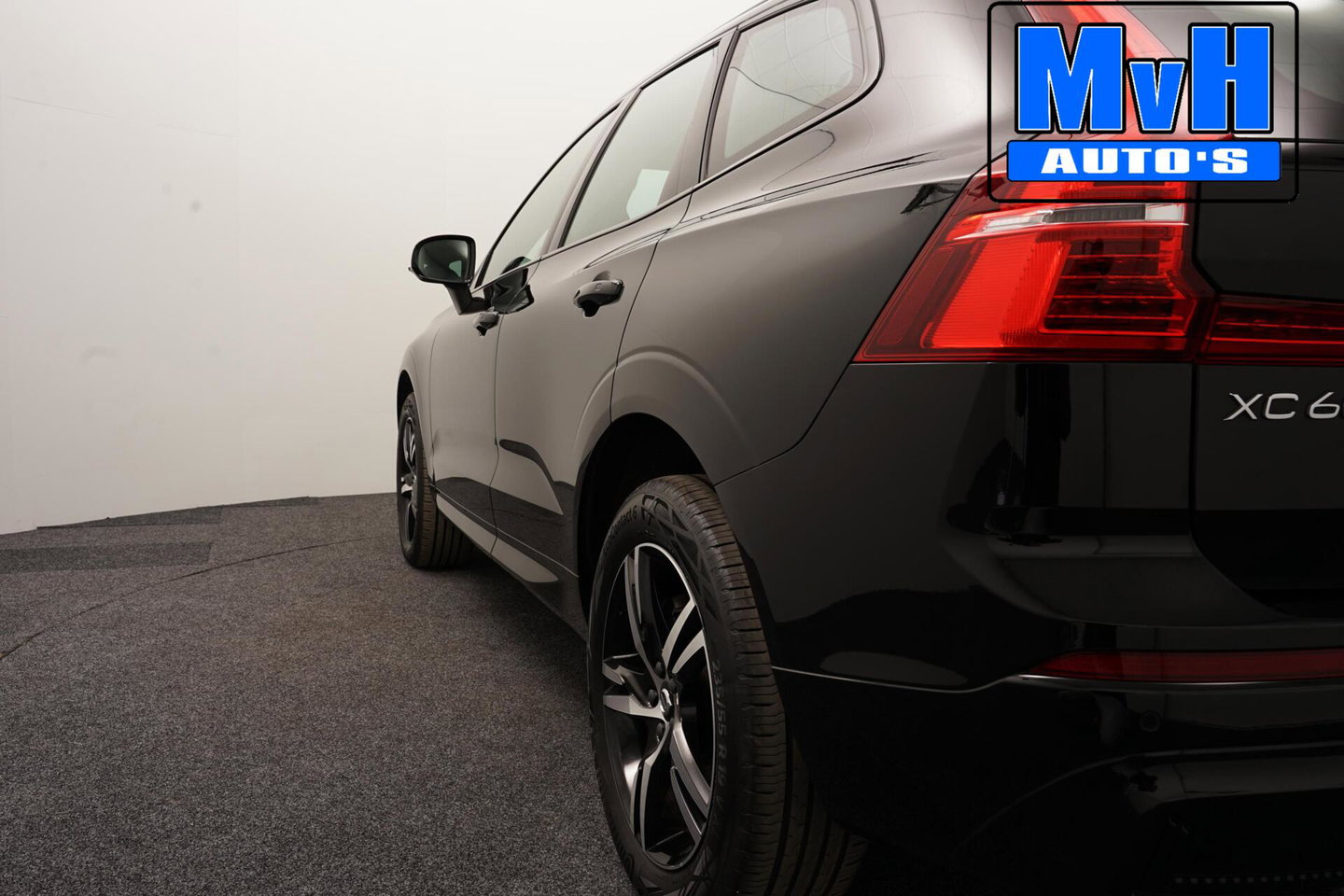 Volvo XC60 2.0 B5 R-Design|235PK|STOELVERW|CAMERA|LEER|KEYLESS