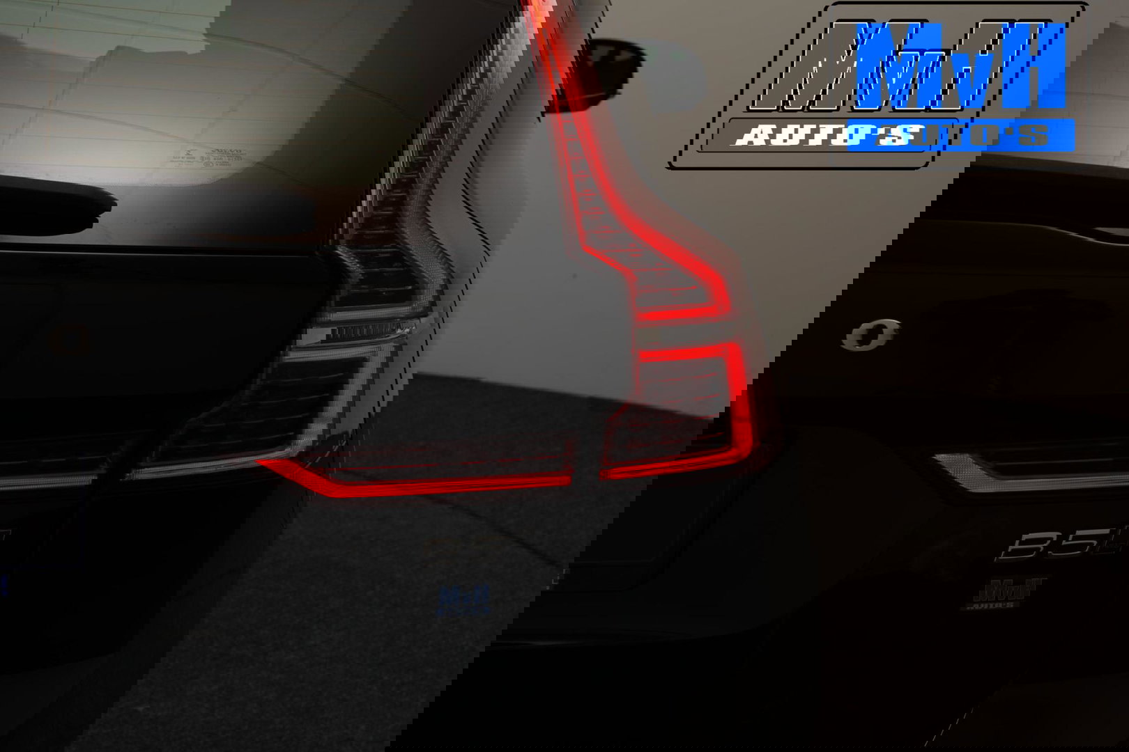 Volvo XC60 2.0 B5 R-Design|235PK|STOELVERW|CAMERA|LEER|KEYLESS