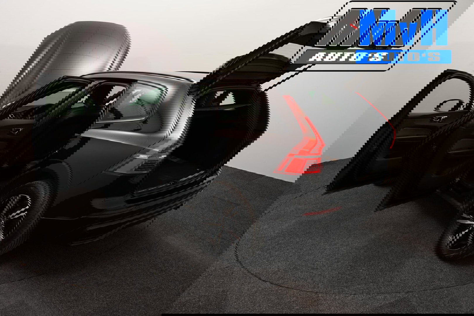 Volvo XC60 2.0 B5 R-Design|235PK|STOELVERW|CAMERA|LEER|KEYLESS