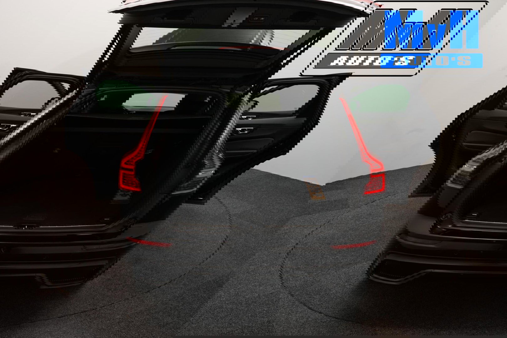 Volvo XC60 2.0 B5 R-Design|235PK|STOELVERW|CAMERA|LEER|KEYLESS