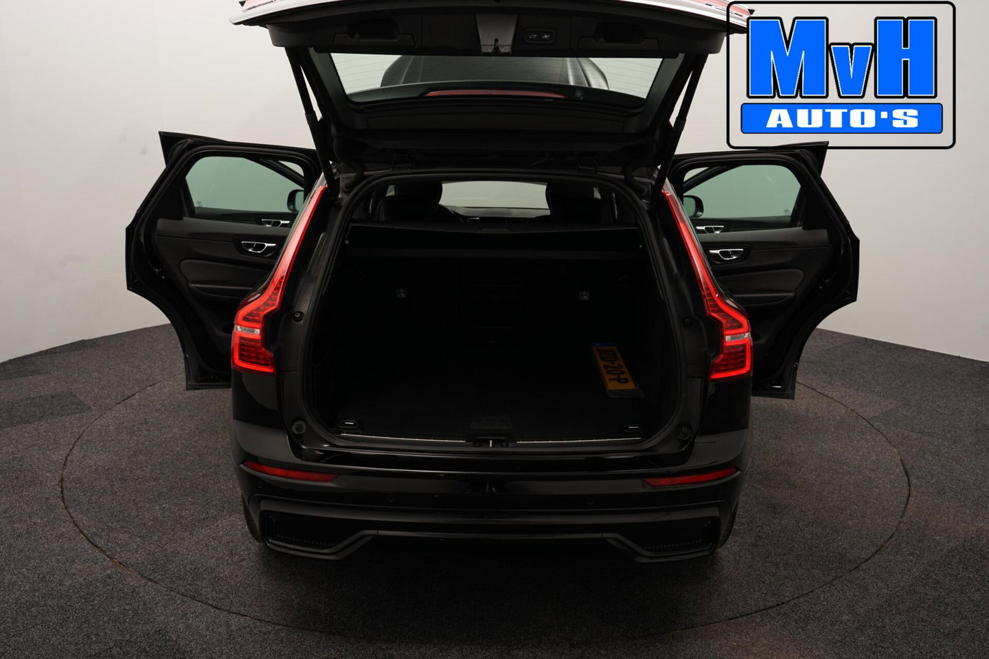 Volvo XC60 2.0 B5 R-Design|235PK|STOELVERW|CAMERA|LEER|KEYLESS