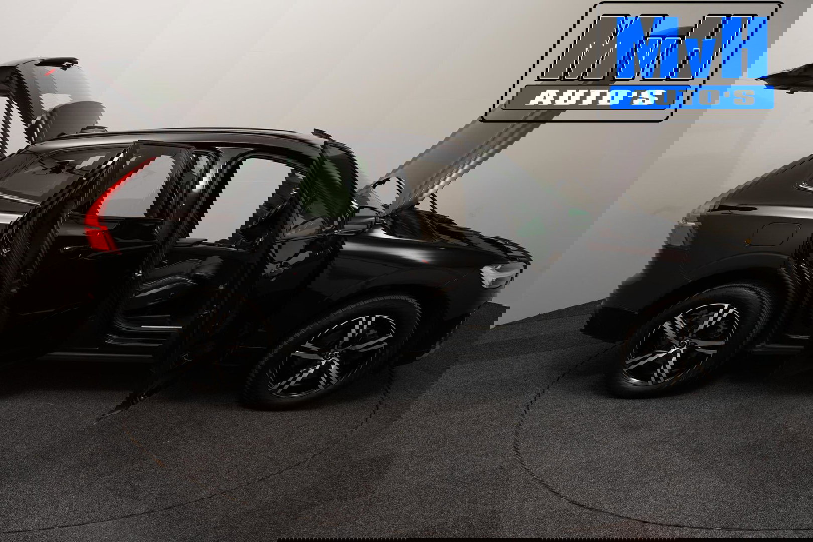 Volvo XC60 2.0 B5 R-Design|235PK|STOELVERW|CAMERA|LEER|KEYLESS