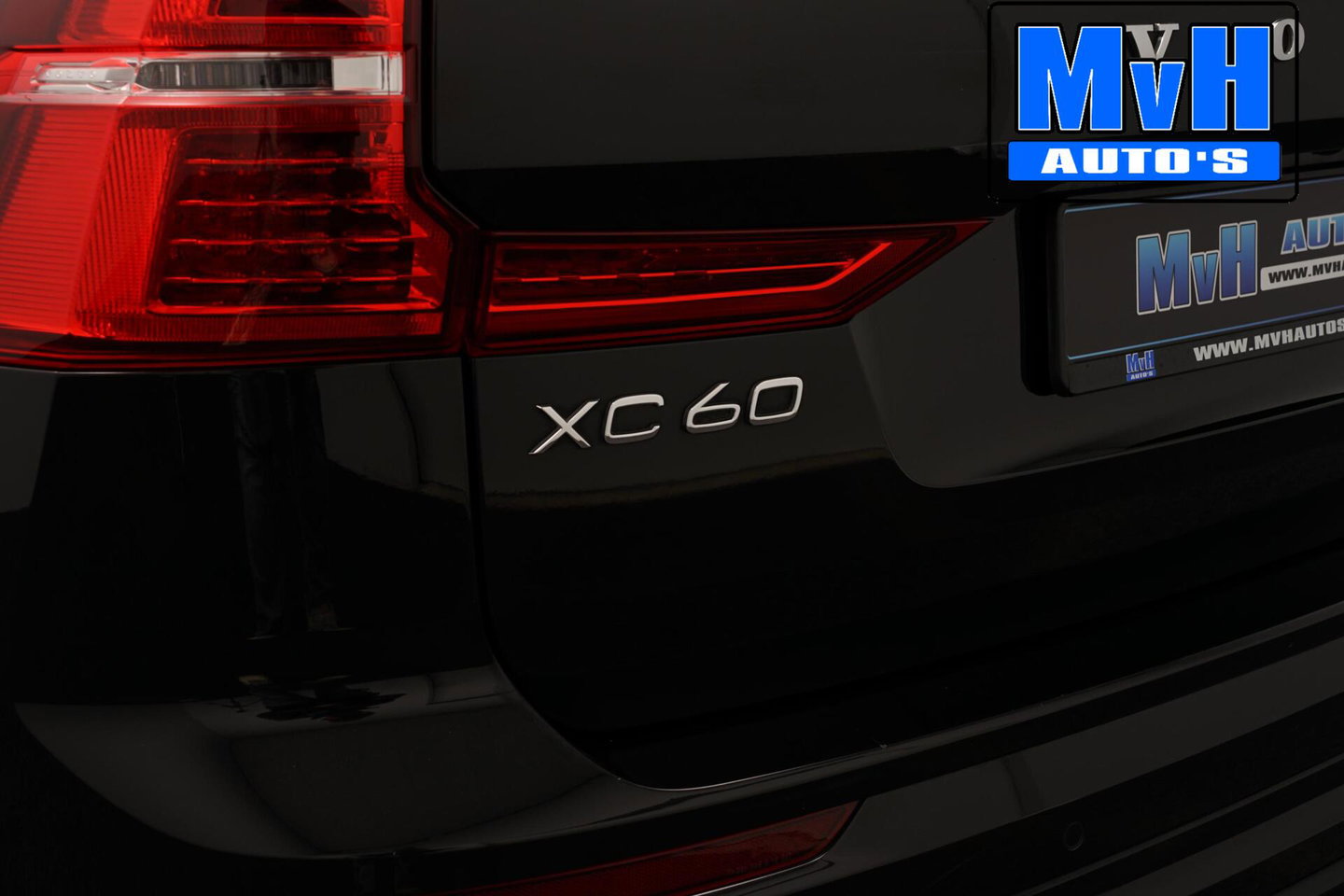 Volvo XC60 2.0 B5 R-Design|235PK|STOELVERW|CAMERA|LEER|KEYLESS