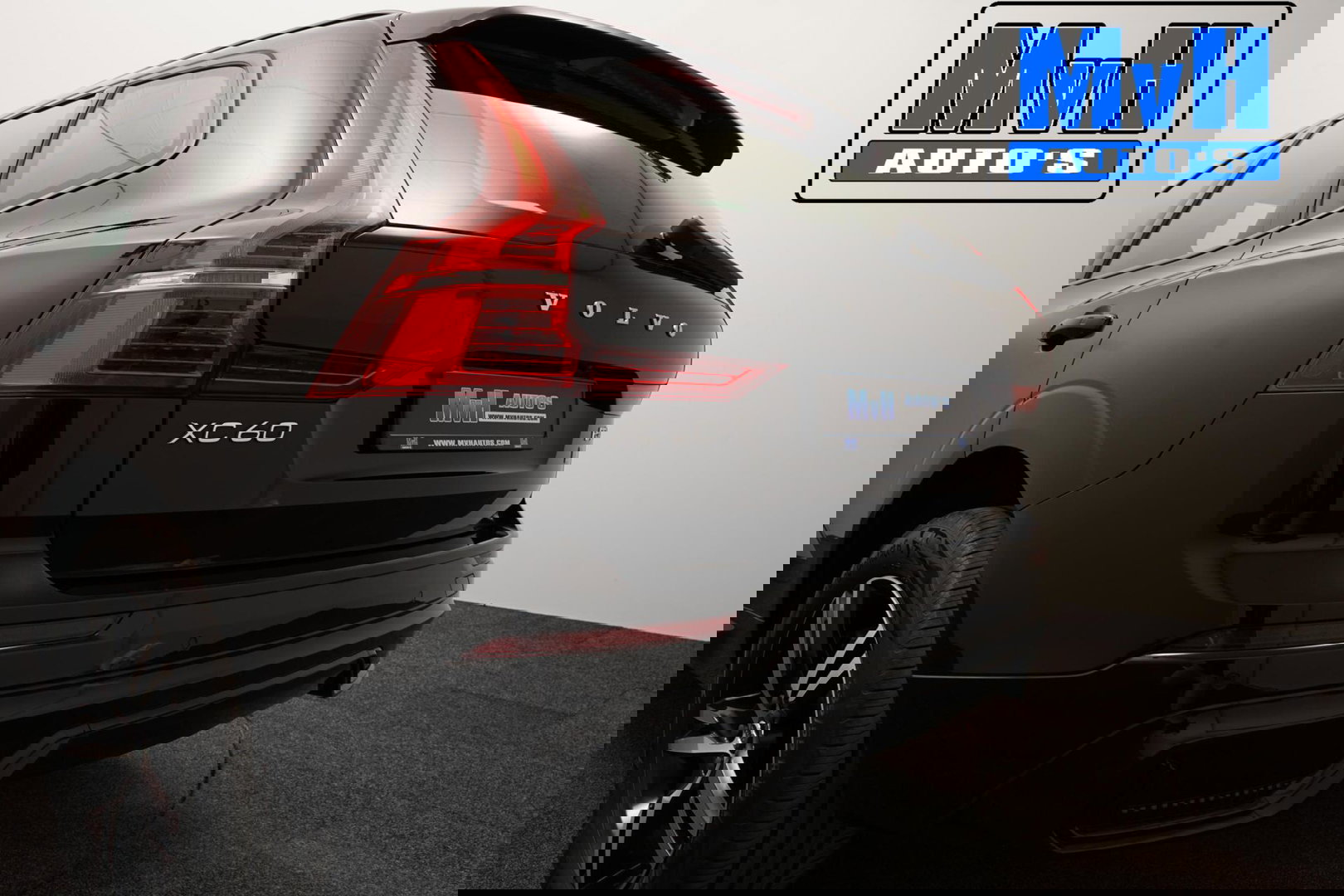 Volvo XC60 2.0 B5 R-Design|235PK|STOELVERW|CAMERA|LEER|KEYLESS