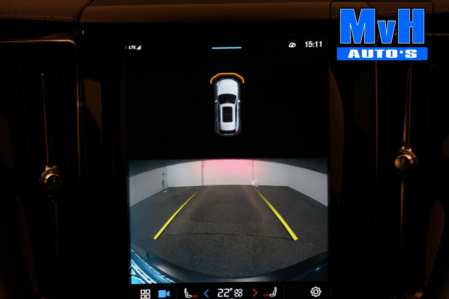 Volvo XC60 2.0 B5 R-Design|235PK|STOELVERW|CAMERA|LEER|KEYLESS