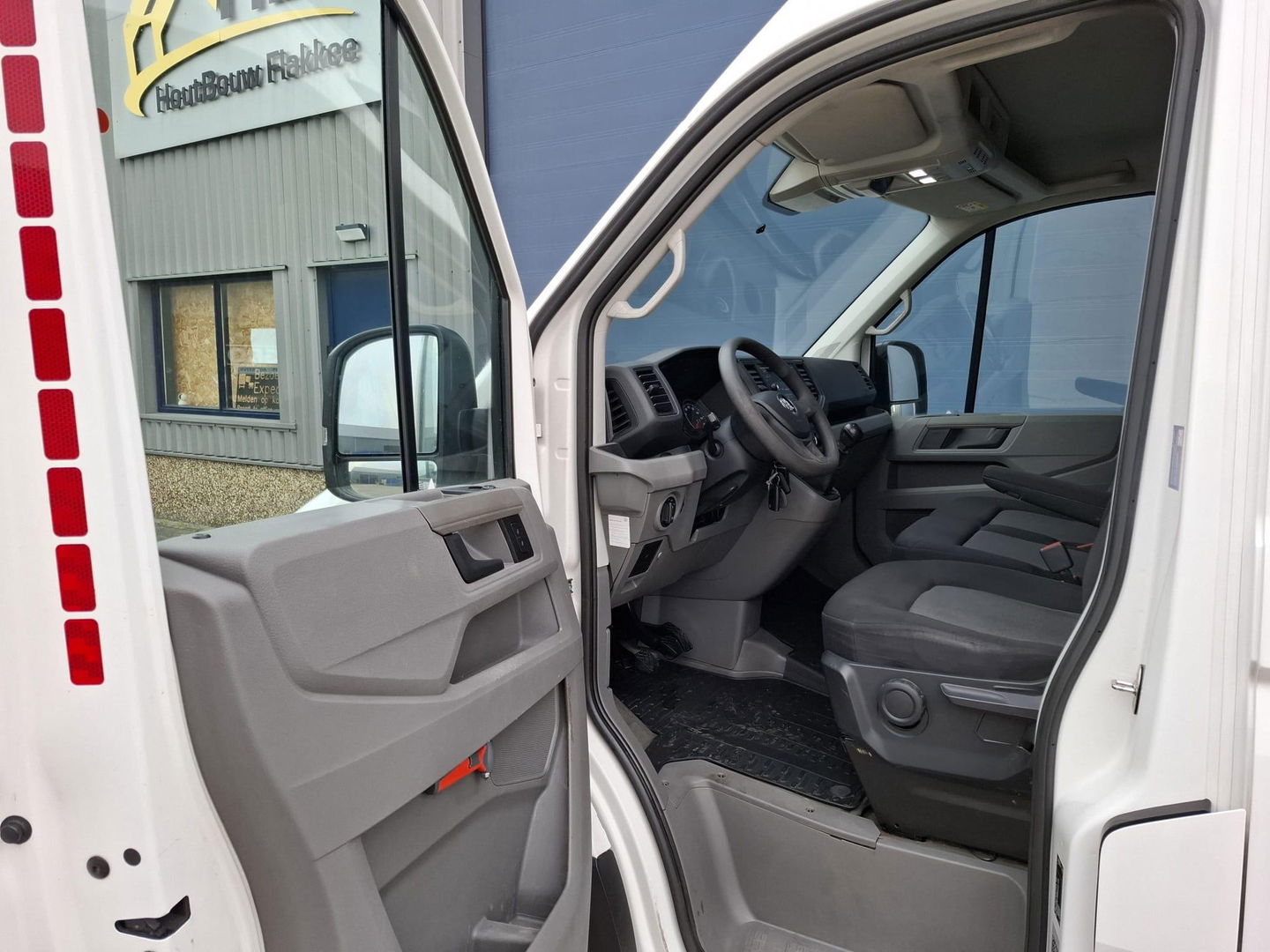 Volkswagen Crafter 35 2.0 TDI L3H3 AIRCO / CRUISE CONTROLE / CARPLAY / CAMERA / TREKHAAK