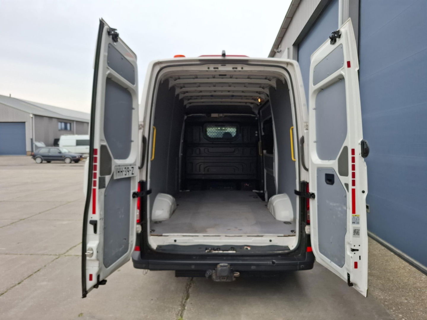 Volkswagen Crafter 35 2.0 TDI L3H3 AIRCO / CRUISE CONTROLE / CARPLAY / CAMERA / TREKHAAK