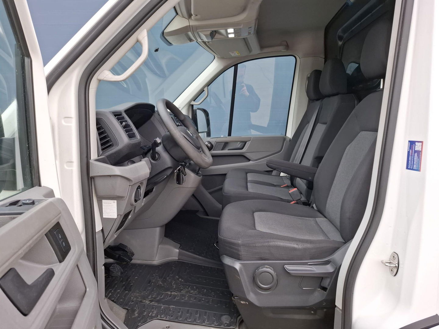 Volkswagen Crafter 35 2.0 TDI L3H3 AIRCO / CRUISE CONTROLE / CARPLAY / CAMERA / TREKHAAK