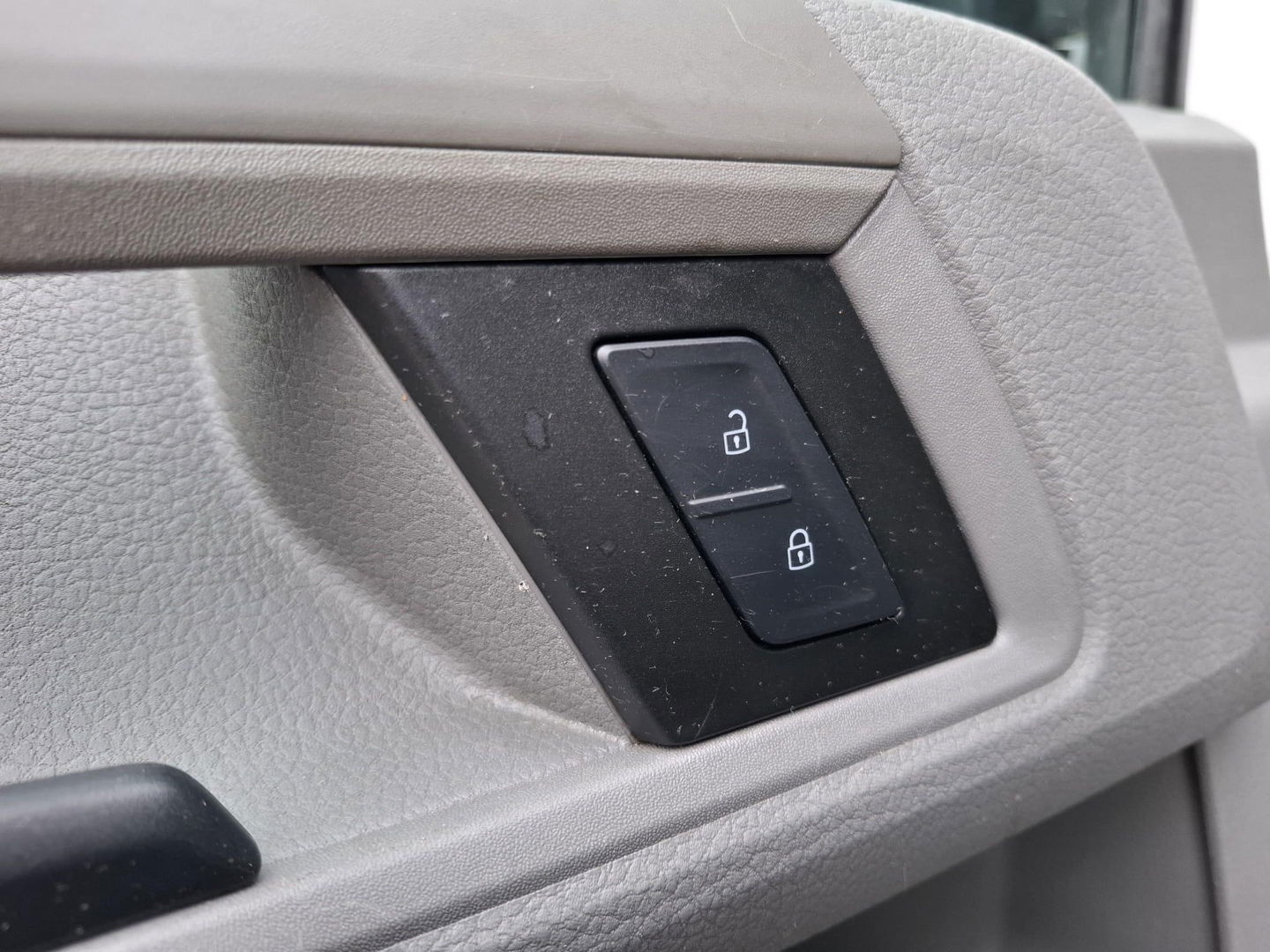 Volkswagen Crafter 35 2.0 TDI L3H3 AIRCO / CRUISE CONTROLE / CARPLAY / CAMERA / TREKHAAK