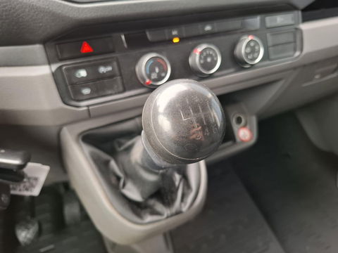 Volkswagen Crafter 35 2.0 TDI L3H3 AIRCO / CRUISE CONTROLE / CARPLAY / CAMERA / TREKHAAK