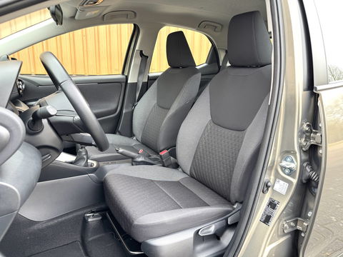 Toyota Yaris 1.5 VVT-i Active | Apple Carplay | Android Auto | Camera | Origineel Nederlands | Adaptieve Cruise Control | Lane Assist | DAB+ | Grootlichtassistent | Isofix | Airconditioning |