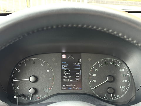 Toyota Yaris 1.5 VVT-i Active | Apple Carplay | Android Auto | Camera | Origineel Nederlands | Adaptieve Cruise Control | Lane Assist | DAB+ | Grootlichtassistent | Isofix | Airconditioning |