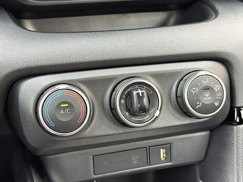 Toyota Yaris 1.5 VVT-i Active | Apple Carplay | Android Auto | Camera | Origineel Nederlands | Adaptieve Cruise Control | Lane Assist | DAB+ | Grootlichtassistent | Isofix | Airconditioning |