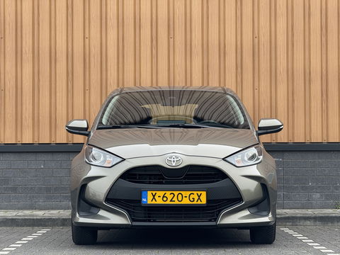 Toyota Yaris 1.5 VVT-i Active | Apple Carplay | Android Auto | Camera | Origineel Nederlands | Adaptieve Cruise Control | Lane Assist | DAB+ | Grootlichtassistent | Isofix | Airconditioning |