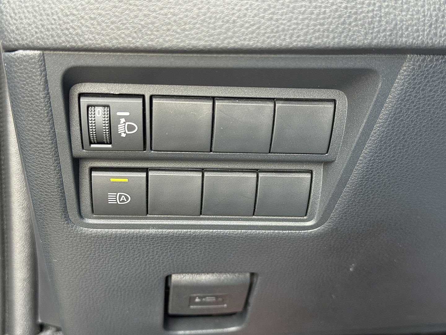 Toyota Yaris 1.5 VVT-i Active | Apple Carplay | Android Auto | Camera | Origineel Nederlands | Adaptieve Cruise Control | Lane Assist | DAB+ | Grootlichtassistent | Isofix | Airconditioning |