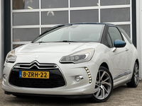 Citroën DS3 - 1.6 e-BlueActive Sport Chic 165pk | Achteruitrijcamera | Bluetooth | Cruise control | Lederen bekleding | Navigatiesysteem | Parkeersensor achter | two-tone metaalkleur | Voorstoelen verwarmd | Xenon | Prachtige auto!
