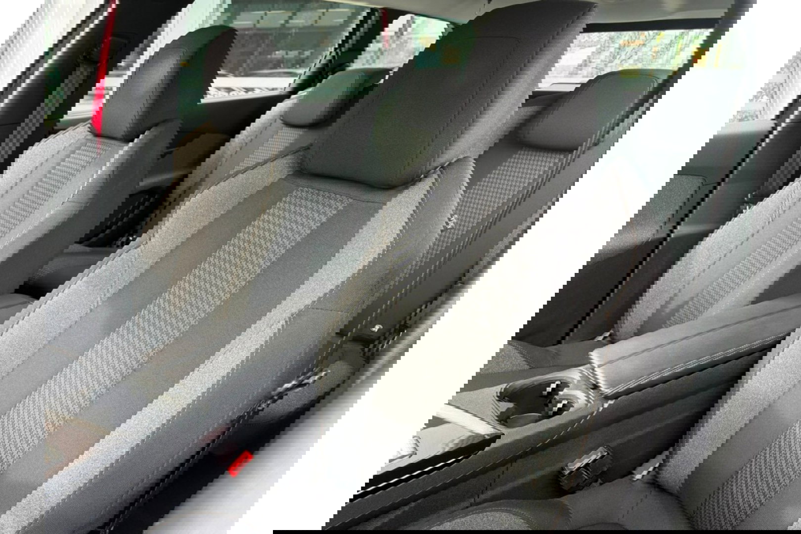 Peugeot 5008 1.2 PT ACTIVE PACK AUTOMAAT 7ZITPL AIRCO CRUISE NAVI PDC.