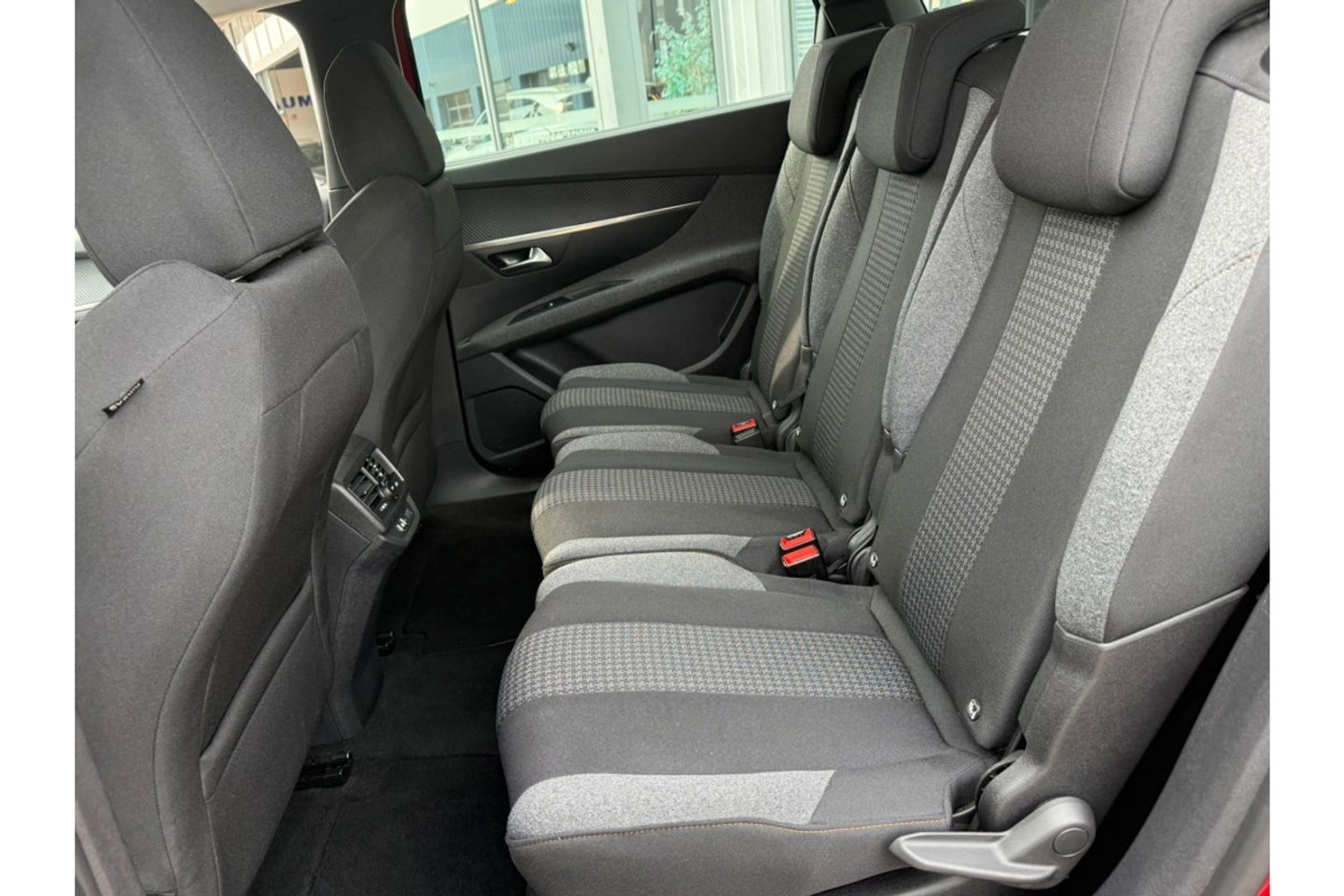 Peugeot 5008 1.2 PT ACTIVE PACK AUTOMAAT 7ZITPL AIRCO CRUISE NAVI PDC.