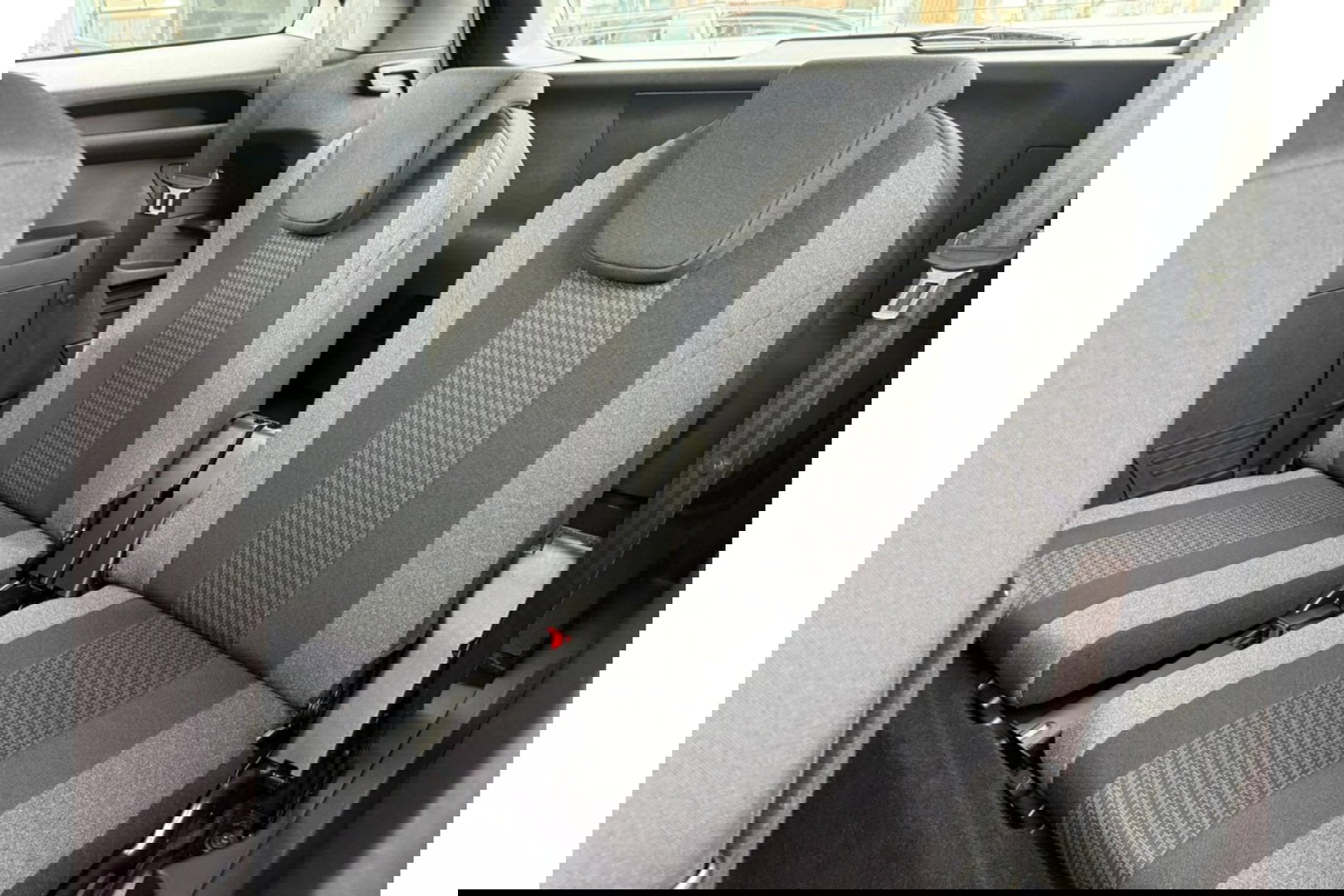 Peugeot 5008 1.2 PT ACTIVE PACK AUTOMAAT 7ZITPL AIRCO CRUISE NAVI PDC.