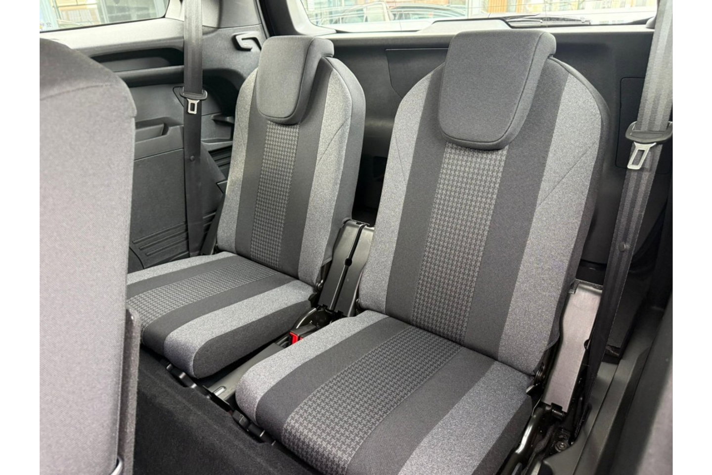 Peugeot 5008 1.2 PT ACTIVE PACK AUTOMAAT 7ZITPL AIRCO CRUISE NAVI PDC.