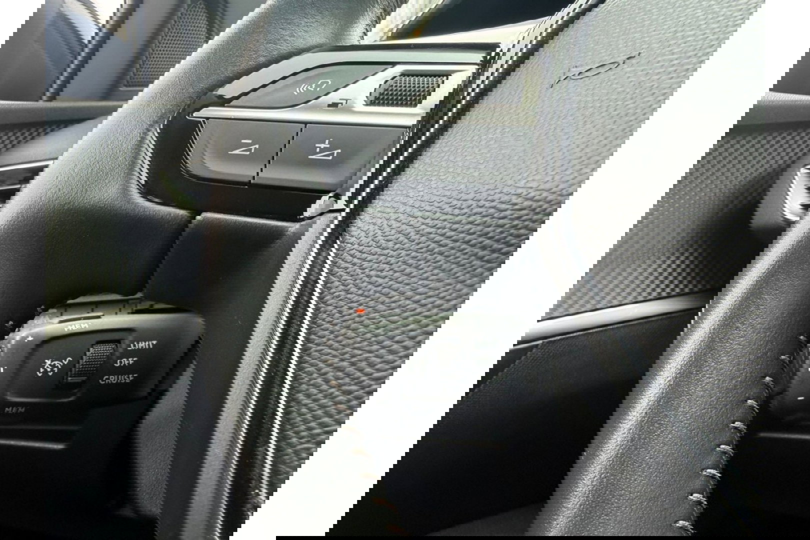 Peugeot 5008 1.2 PT ACTIVE PACK AUTOMAAT 7ZITPL AIRCO CRUISE NAVI PDC.