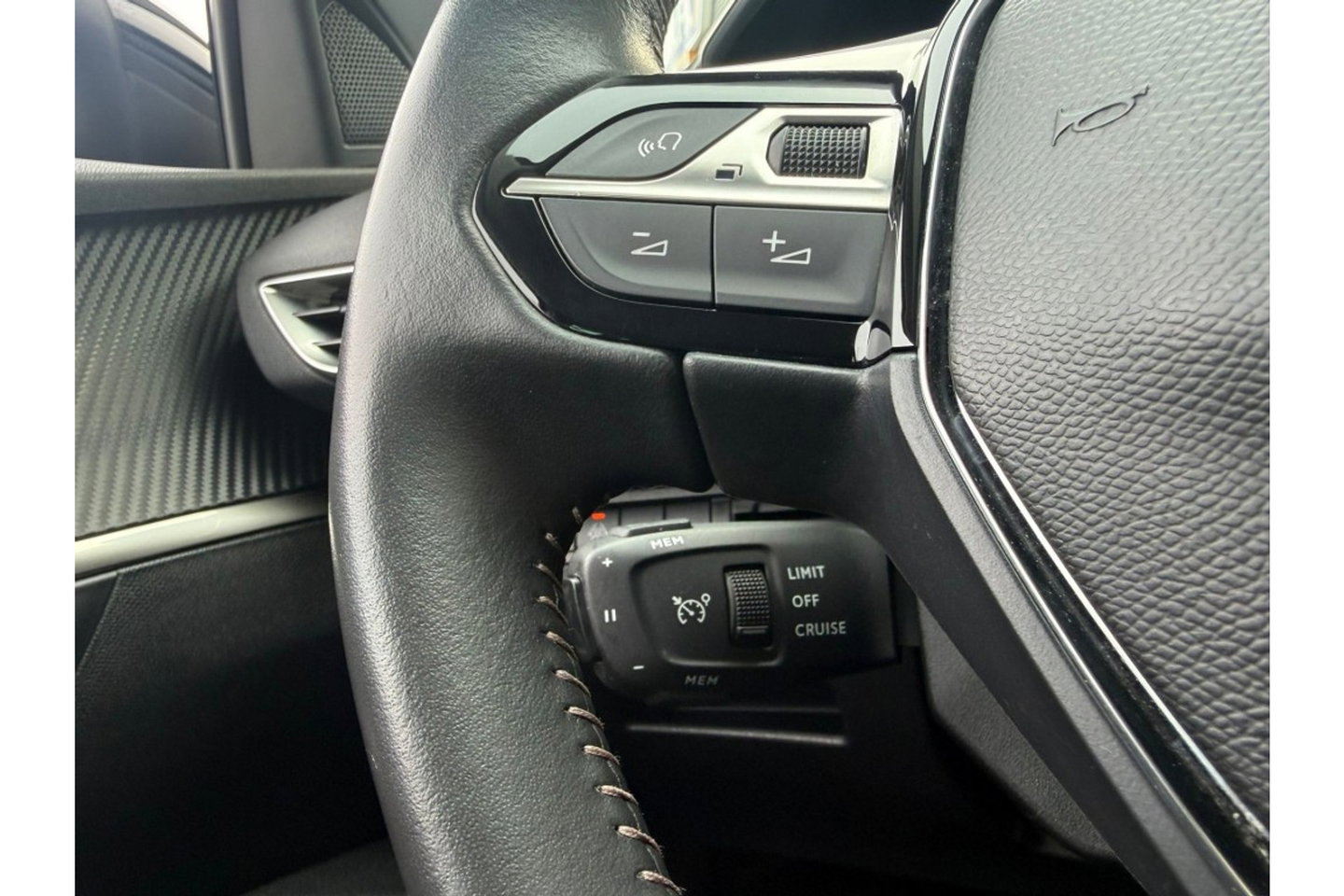 Peugeot 5008 1.2 PT ACTIVE PACK AUTOMAAT 7ZITPL AIRCO CRUISE NAVI PDC.