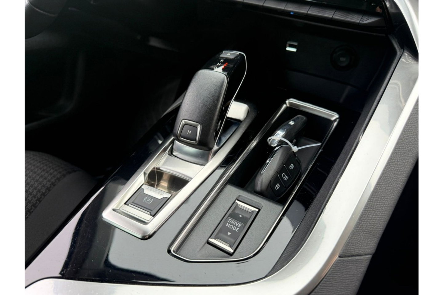 Peugeot 5008 1.2 PT ACTIVE PACK AUTOMAAT 7ZITPL AIRCO CRUISE NAVI PDC.