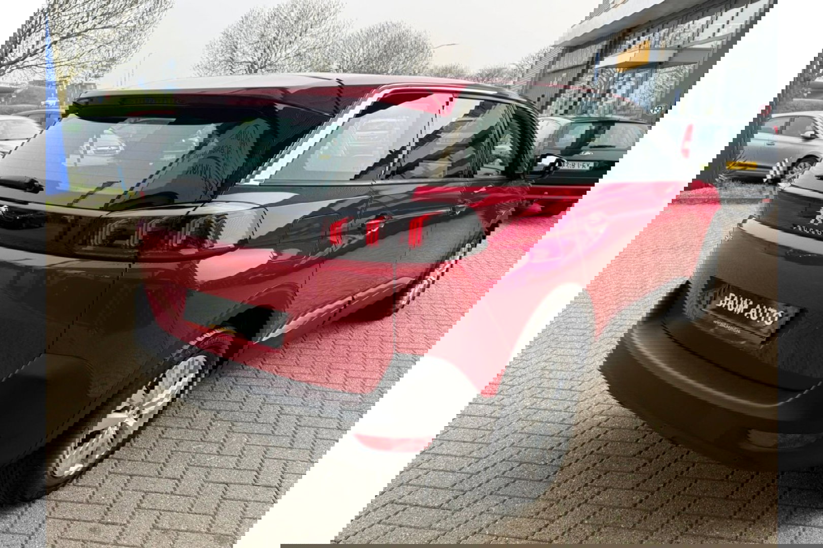 Peugeot 5008 1.2 PT ACTIVE PACK AUTOMAAT 7ZITPL AIRCO CRUISE NAVI PDC.