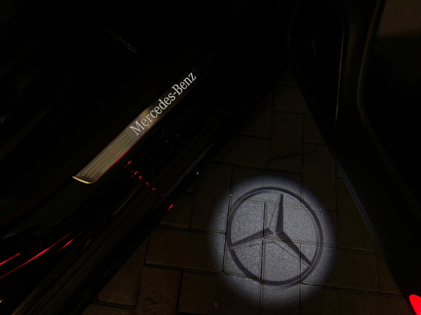 Mercedes-Benz CLA-Klasse Shooting Brake 220 AMG Pano|Key|Burmester