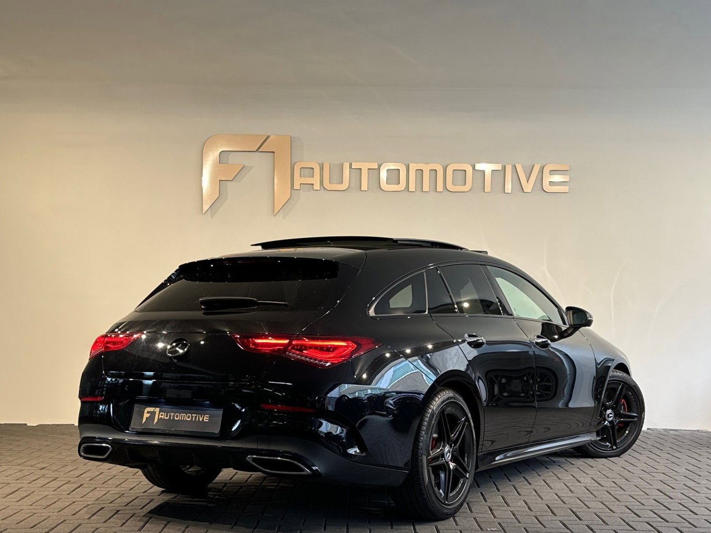 Mercedes-Benz CLA-Klasse Shooting Brake 220 AMG Pano|Key|Burmester