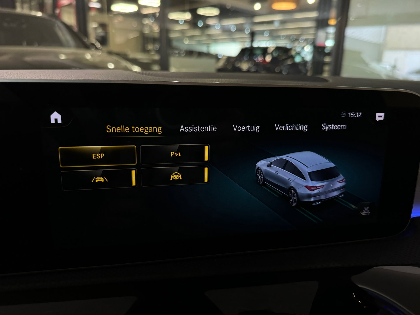 Mercedes-Benz CLA-Klasse Shooting Brake 220 AMG Pano|Key|Burmester