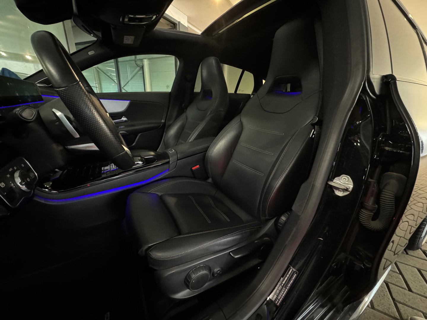 Mercedes-Benz CLA-Klasse Shooting Brake 220 AMG Pano|Key|Burmester