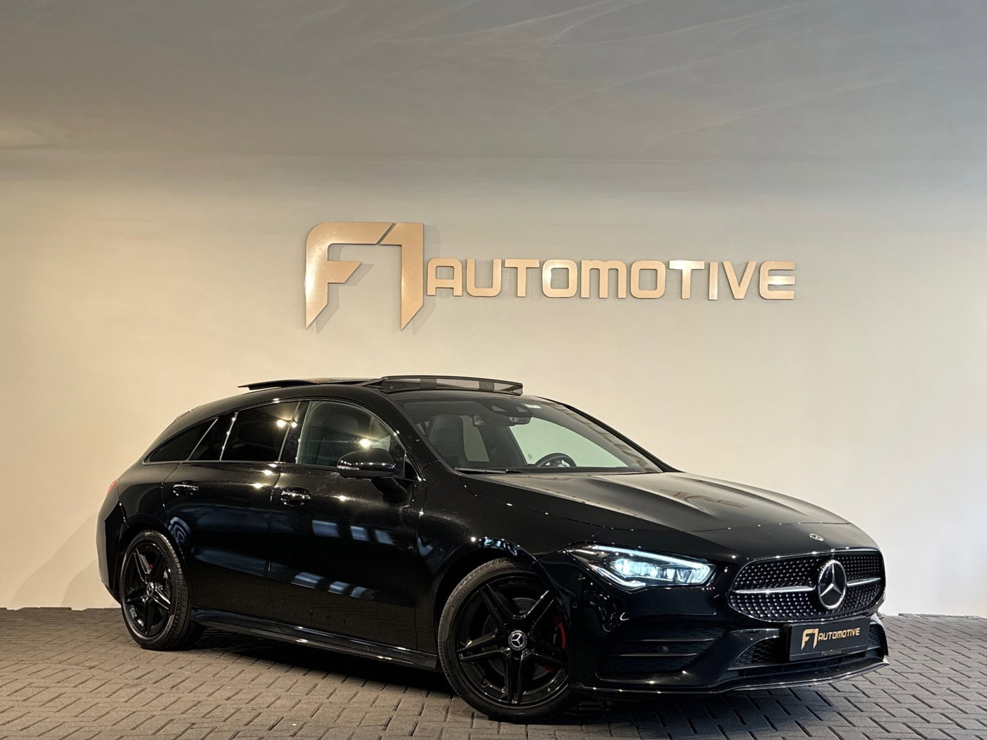 Mercedes-Benz CLA-Klasse Shooting Brake 220 AMG Pano|Key|Burmester