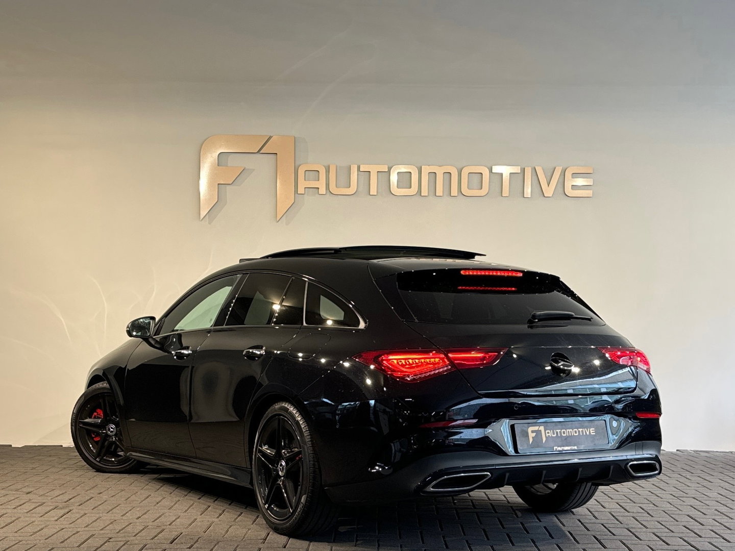 Mercedes-Benz CLA-Klasse Shooting Brake 220 AMG Pano|Key|Burmester