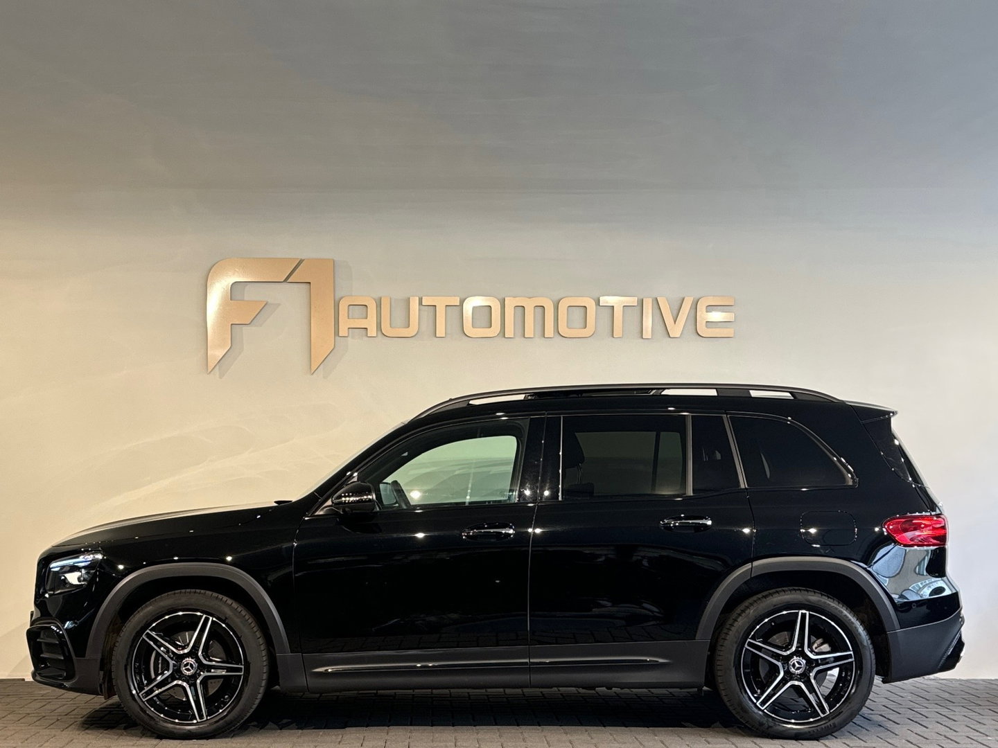 Mercedes-Benz GLB 200 Star Edition LIMITED AMG 7p Pano|360Cam