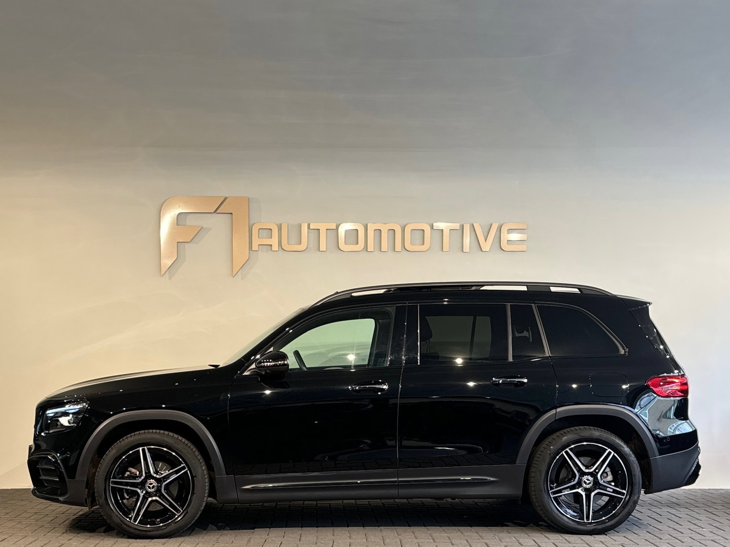 Mercedes-Benz GLB 200 Star Edition LIMITED AMG 7p Pano|360Cam