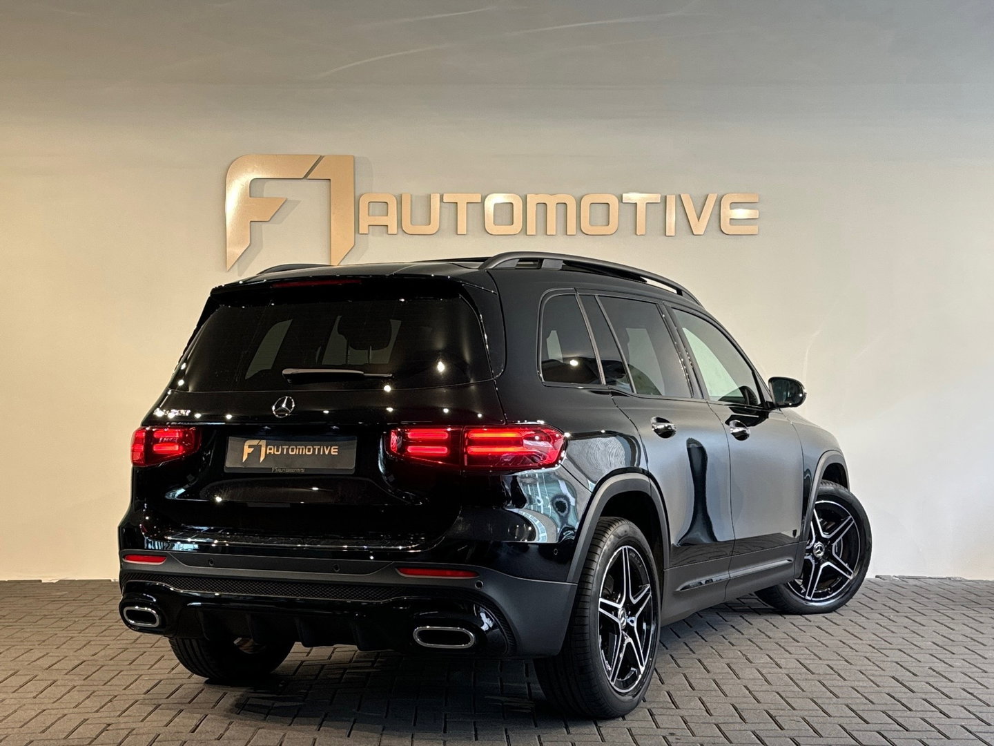 Mercedes-Benz GLB 200 Star Edition LIMITED AMG 7p Pano|360Cam