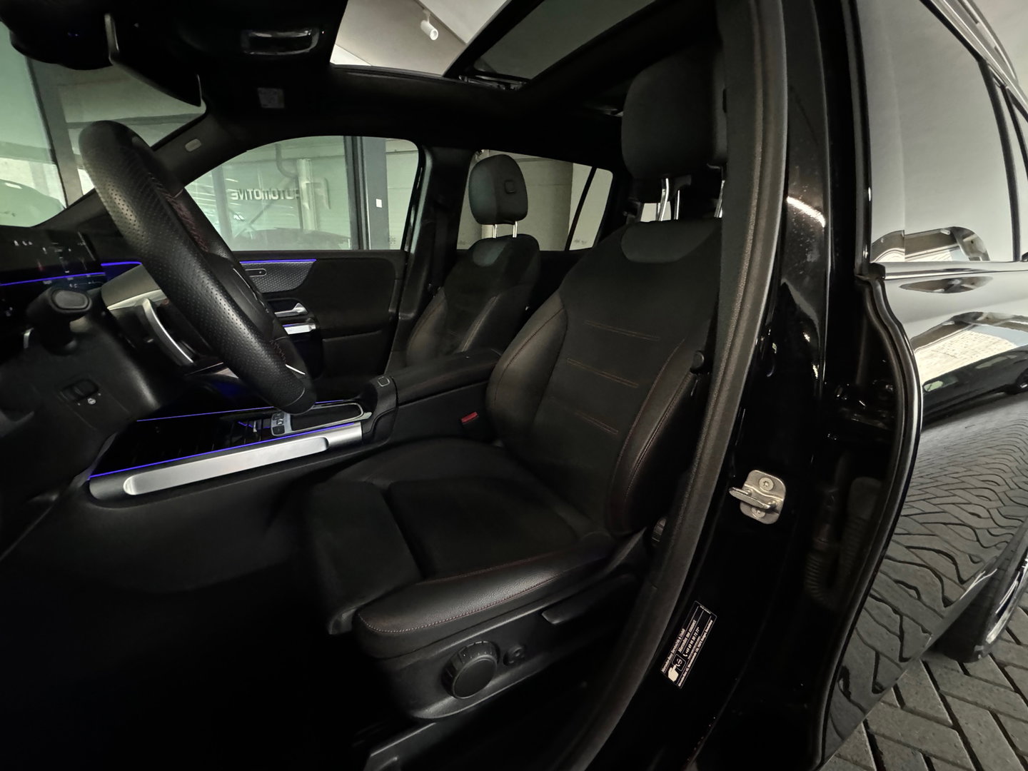 Mercedes-Benz GLB 200 Star Edition LIMITED AMG 7p Pano|360Cam