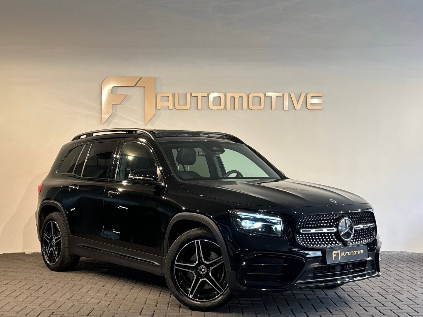 Mercedes-Benz GLB 200 Star Edition LIMITED AMG 7p Pano|360Cam