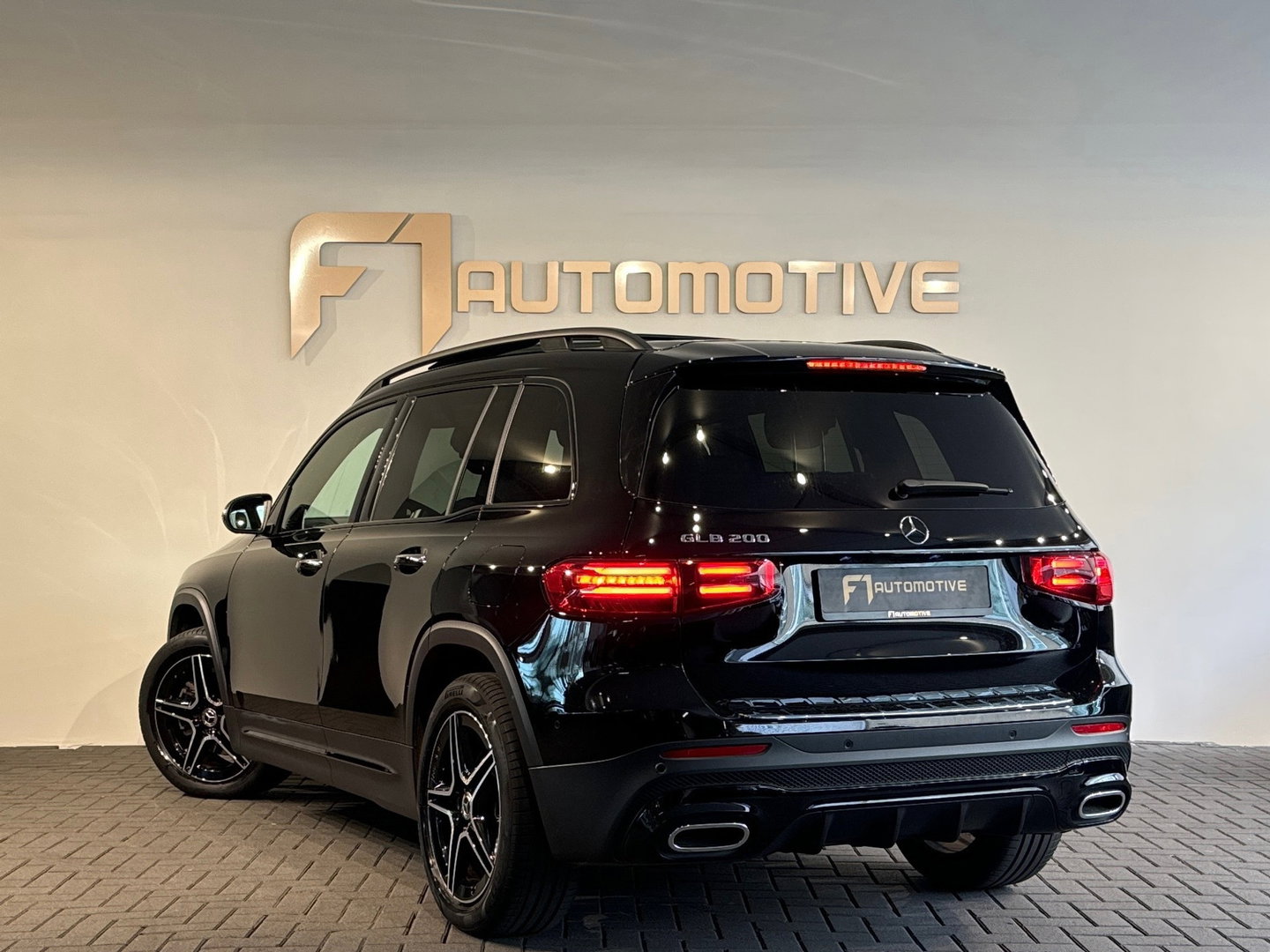 Mercedes-Benz GLB 200 Star Edition LIMITED AMG 7p Pano|360Cam