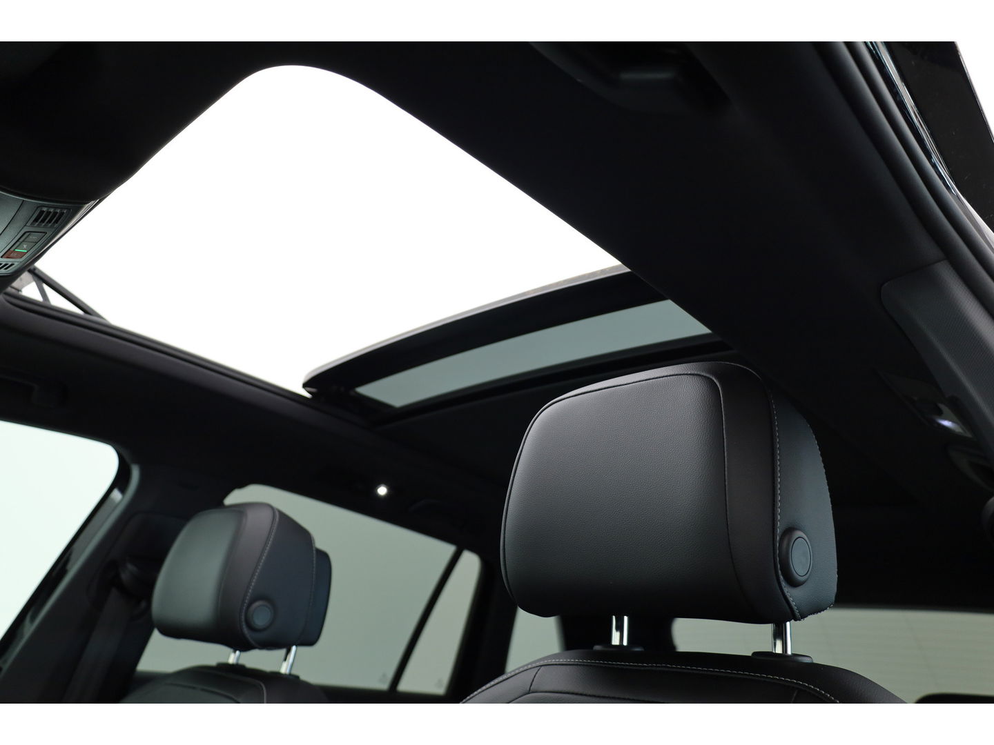 Volkswagen Tiguan 1.4 TSI eHybrid R-Line Business | SOH 95.1% | Pano | Adapt. Cruise | IQ Light | 360cam | HUD | Stoel- Stoelverw. | Memory