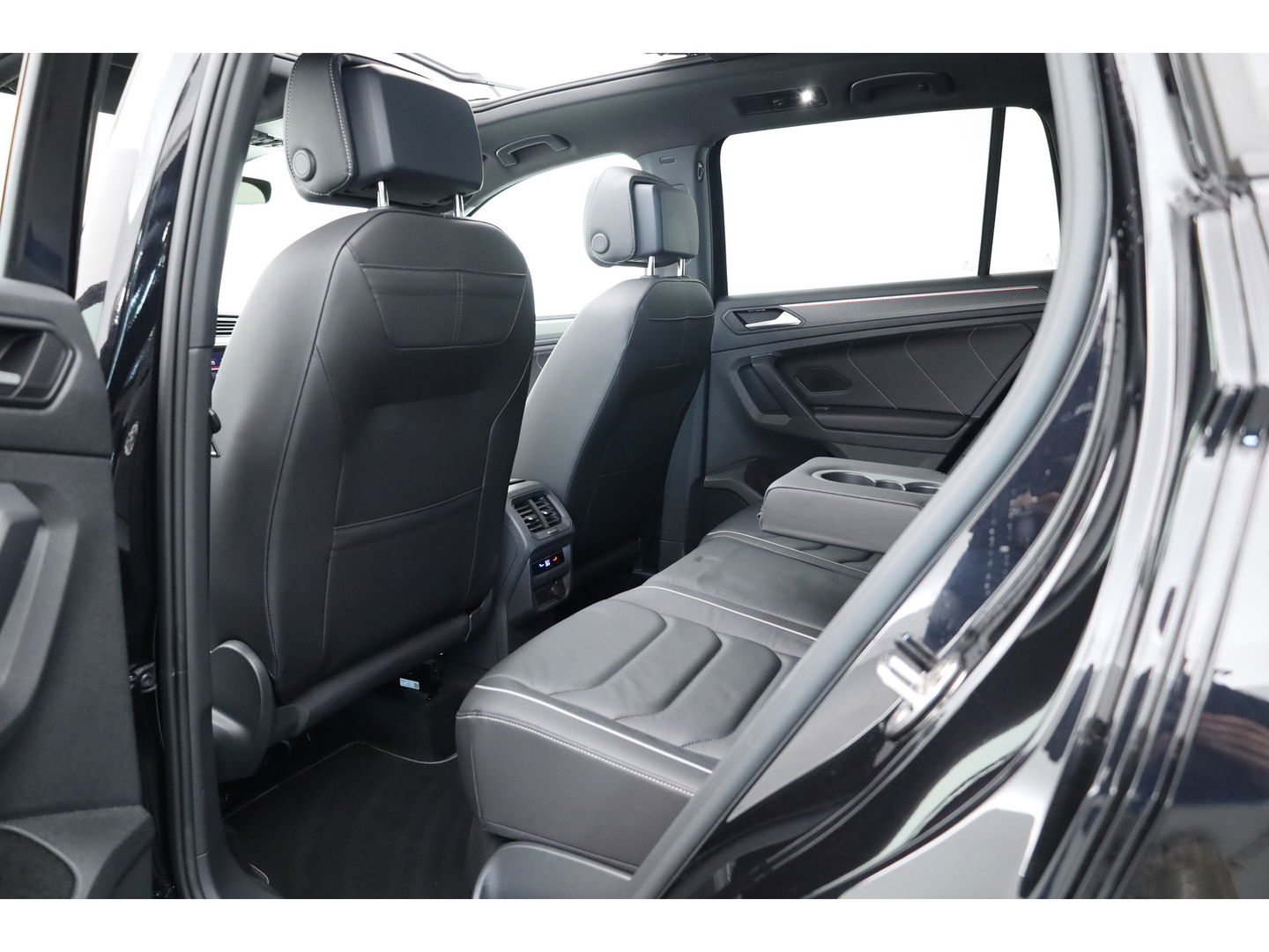 Volkswagen Tiguan 1.4 TSI eHybrid R-Line Business | SOH 95.1% | Pano | Adapt. Cruise | IQ Light | 360cam | HUD | Stoel- Stoelverw. | Memory