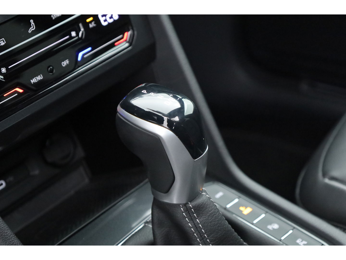 Volkswagen Tiguan 1.4 TSI eHybrid R-Line Business | SOH 95.1% | Pano | Adapt. Cruise | IQ Light | 360cam | HUD | Stoel- Stoelverw. | Memory