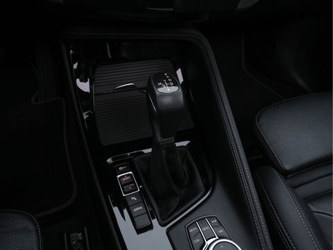 BMW X1 xDrive25e Sportline Business Edition Plus (Plug-In) (INCL-BTW) Aut. *PANO | LEATHER | FULL-LED | HEATED-SPORTSEATS | HIFI-SYSTEM | CAMERA | PRIVACYGLASS | NAVI-FULLMAP | ECC | HEAD-UP | PDC | KEYLESS | DAB | CRUISE | TOWBAR | AMBIENTLIGHT | 18