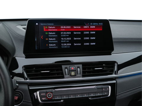 BMW X1 xDrive25e Sportline Business Edition Plus (Plug-In) (INCL-BTW) Aut. *PANO | LEATHER | FULL-LED | HEATED-SPORTSEATS | HIFI-SYSTEM | CAMERA | PRIVACYGLASS | NAVI-FULLMAP | ECC | HEAD-UP | PDC | KEYLESS | DAB | CRUISE | TOWBAR | AMBIENTLIGHT | 18